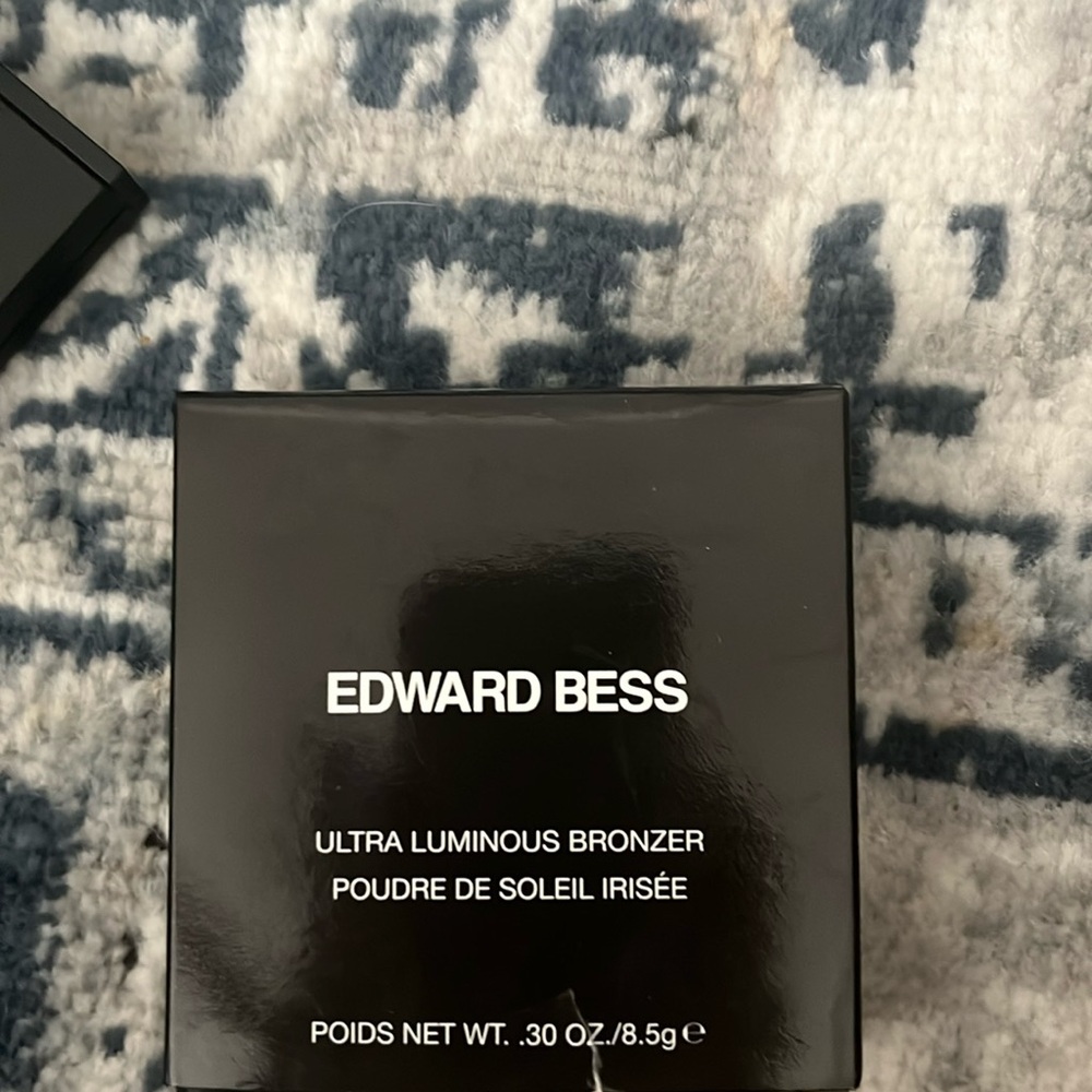 EDWARD BESS Ultra Luminous Bronzer/ New/ Daydream